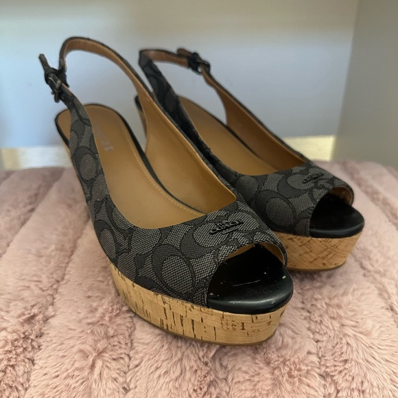 Coach shoes size 8 - Picture 2 of 4